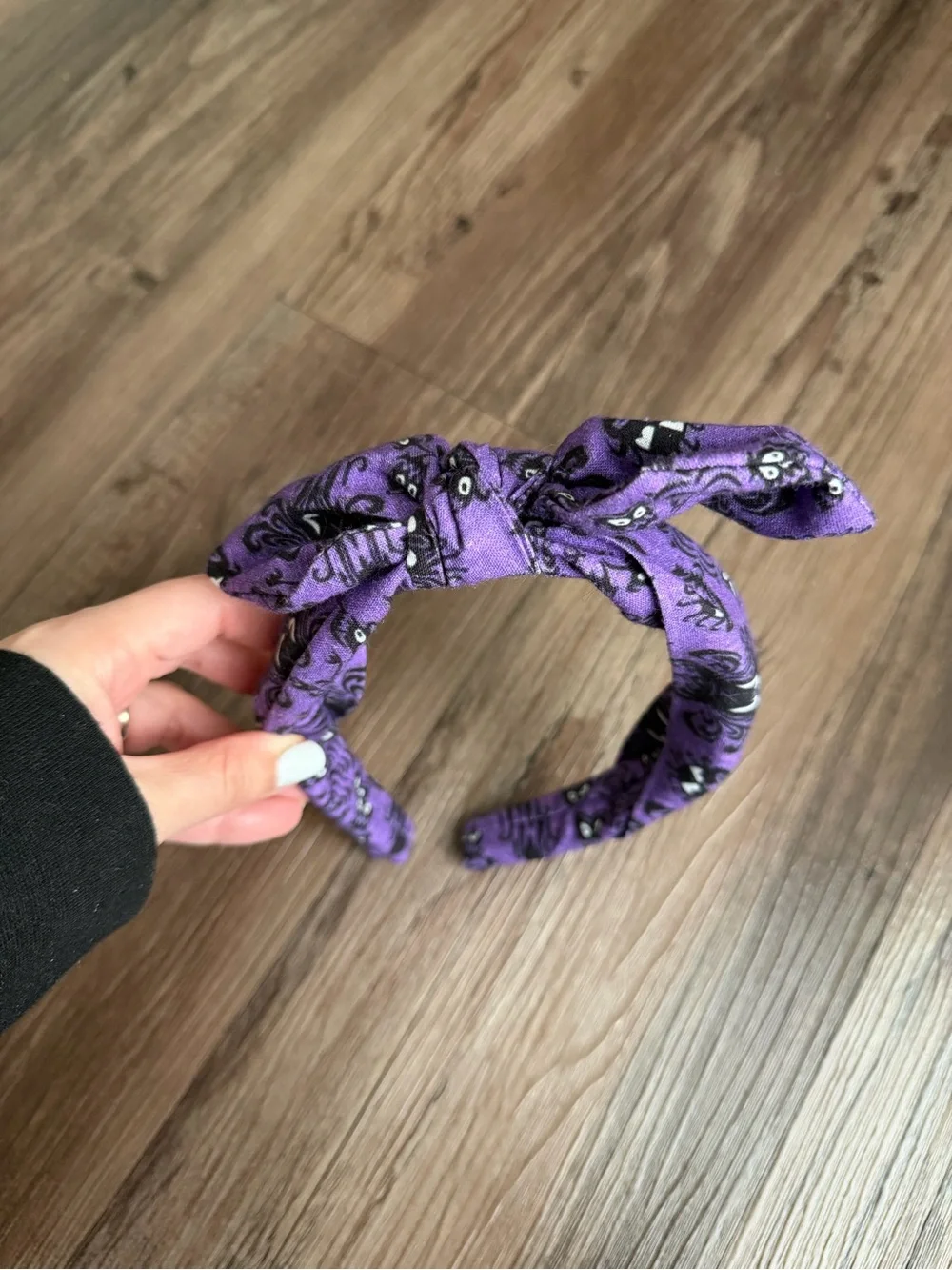 NWOT Haunted Mansion Wallpaper Bow Headband - Picture 2 of 4